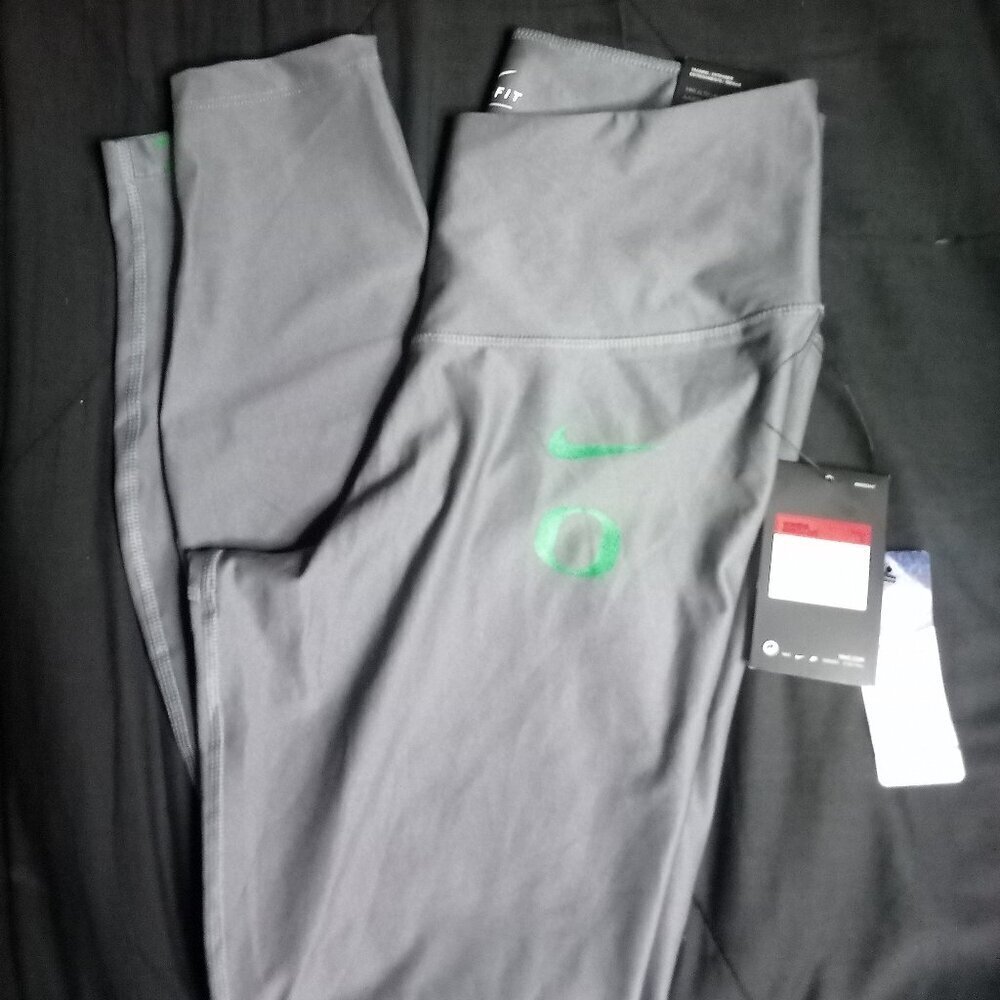 NWT Nike Dri-Fit Oregon Ducks Leggings Trainers